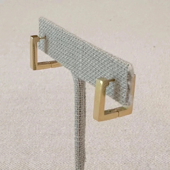 14mm Square Huggie Hoop 18k Gold PVD Stainless Steel Waterproof Lightweight - Picture 3 of 4